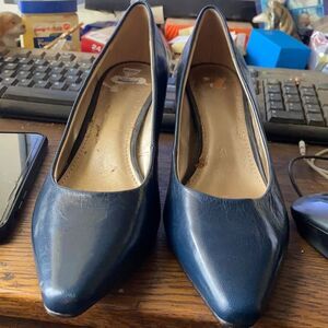 Blue heels sz. 7. 5 medium